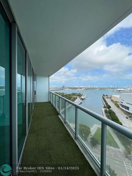 Image 7 of 7 For 888 Biscayne Boulevard  1807