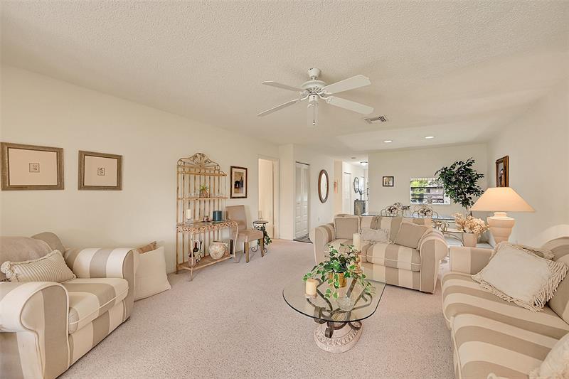 Image 10 of 30 For 9272 Vista Del Lago  28f