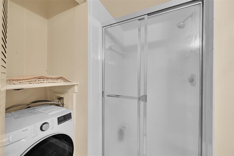 Image 21 of 30 For 9272 Vista Del Lago  28f