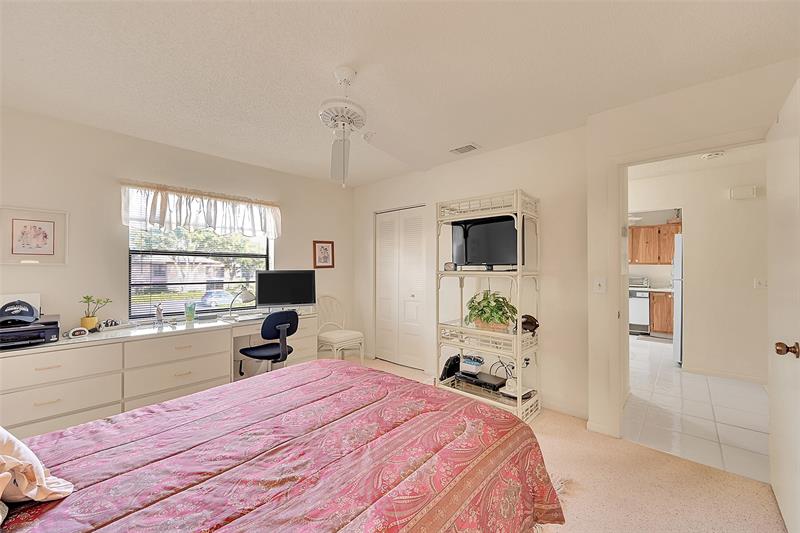 Image 23 of 30 For 9272 Vista Del Lago  28f