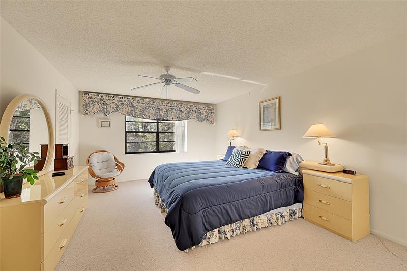 Image 25 of 30 For 9272 Vista Del Lago  28f