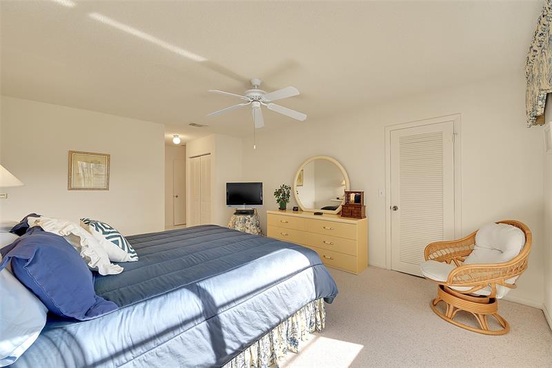 Image 27 of 30 For 9272 Vista Del Lago  28f