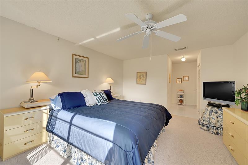 Image 28 of 30 For 9272 Vista Del Lago  28f