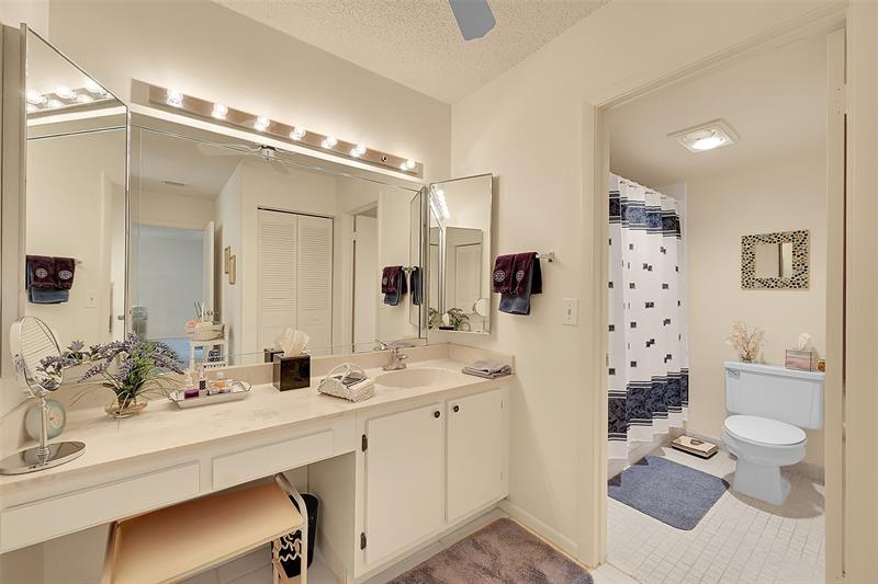 Image 29 of 30 For 9272 Vista Del Lago  28f