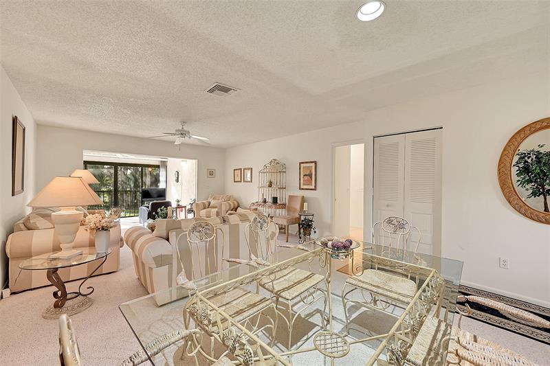 Image 8 of 30 For 9272 Vista Del Lago  28f