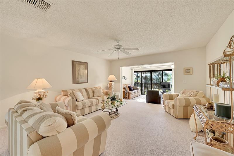 Image 9 of 30 For 9272 Vista Del Lago  28f