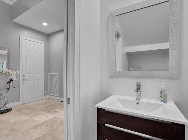 Image 32 of 82 For 132 21st Ct  