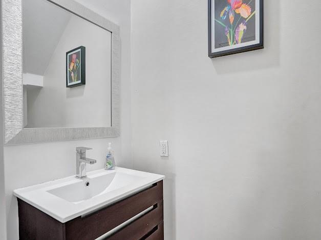Image 33 of 82 For 132 21st Ct  
