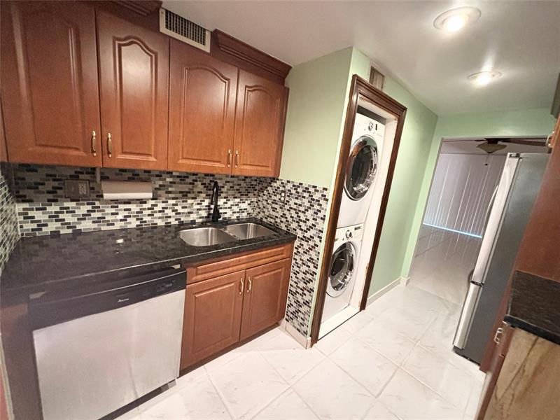 Image 15 of 28 For 7401 16th St  106a