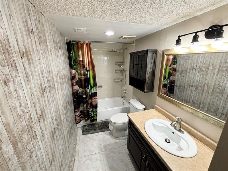 Image 23 of 28 For 7401 16th St  106a