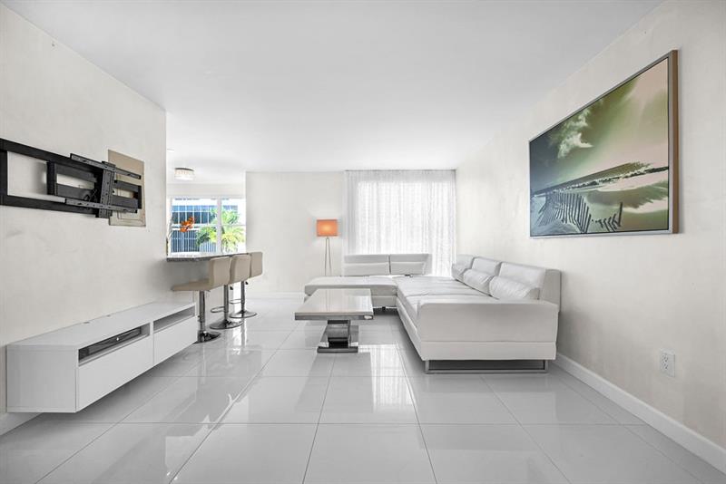 Image 2 of 36 For 17620 Atlantic Blvd  302
