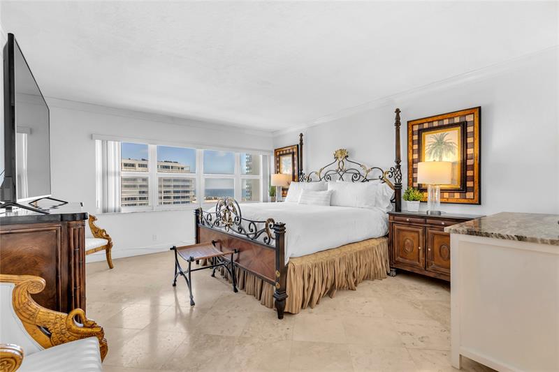 Image 13 of 15 For 2100 Ocean Dr  15b