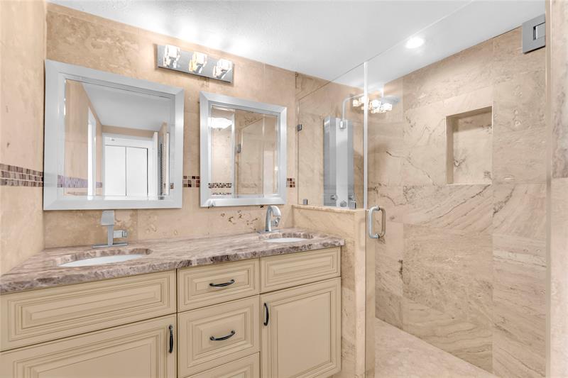 Image 15 of 15 For 2100 Ocean Dr  15b