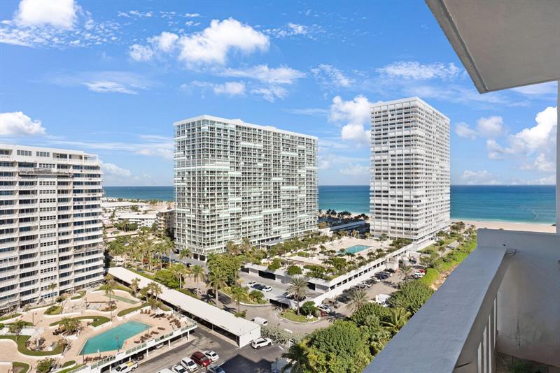 Image 2 of 15 For 2100 Ocean Dr  15b