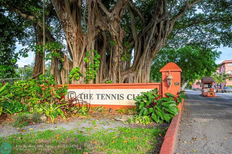 Image 26 of 36 For 670 Tennis Club Dr  107