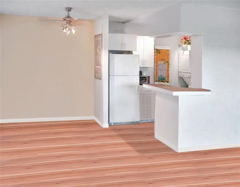 Image 4 of 13 For 1400 54th St  208