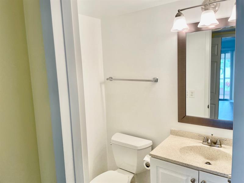Image 12 of 17 For 1058 Exeter D  1058