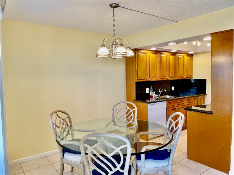 Image 8 of 17 For 1058 Exeter D  1058