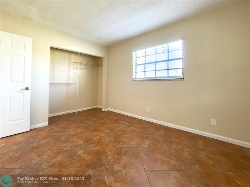 Image 15 of 20 For 4729 Oak Terrace Dr  4729