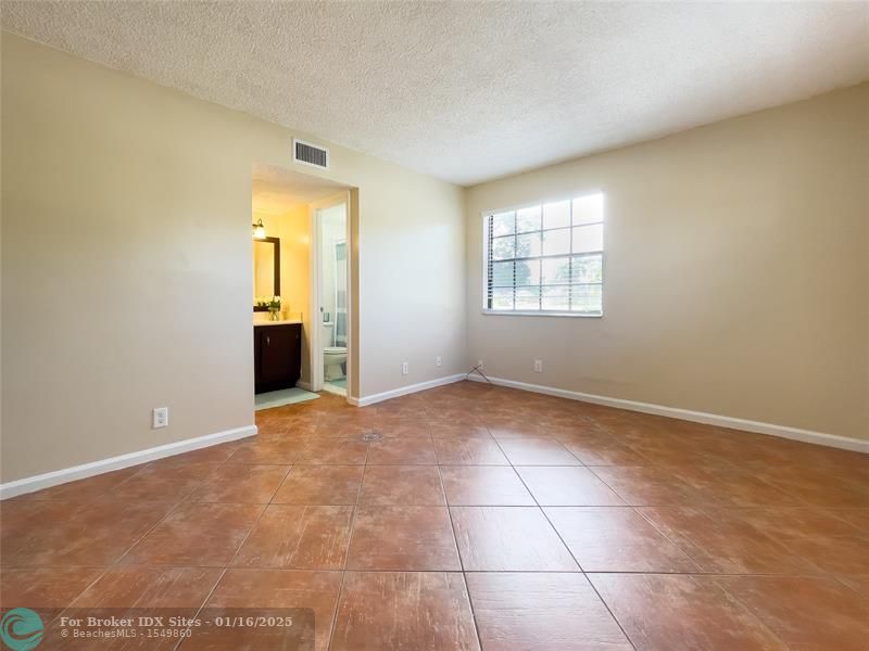 Image 17 of 20 For 4729 Oak Terrace Dr  4729