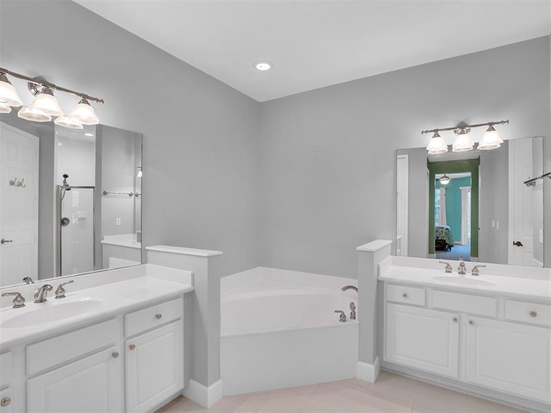 Image 15 of 33 For 2340 Water Oak Ct  211