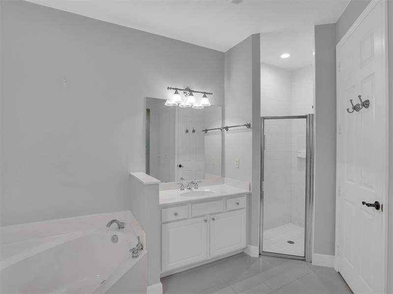 Image 16 of 33 For 2340 Water Oak Ct  211