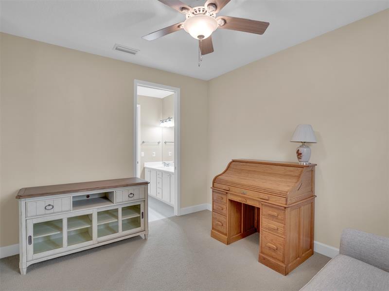 Image 18 of 33 For 2340 Water Oak Ct  211