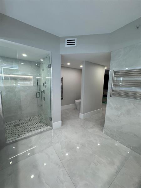 Image 11 of 61 For 2051 3rd St  406