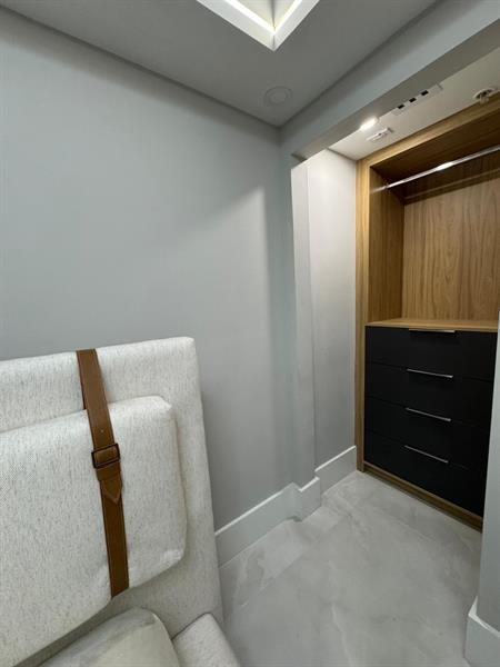 Image 30 of 61 For 2051 3rd St  406