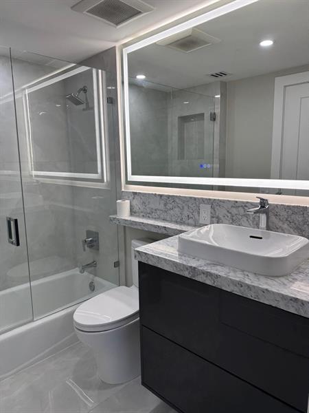 Image 32 of 61 For 2051 3rd St  406