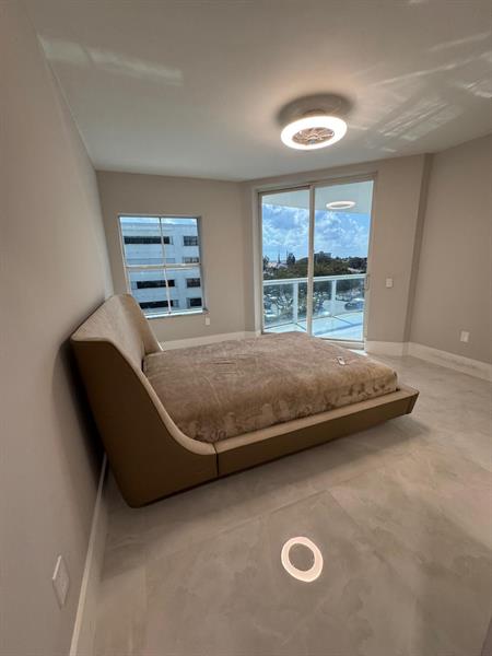 Image 35 of 61 For 2051 3rd St  406