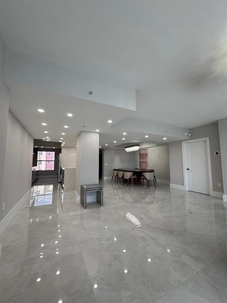 Image 40 of 61 For 2051 3rd St  406