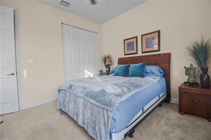 Image 12 of 31 For 6927 Julia Gardens Dr
