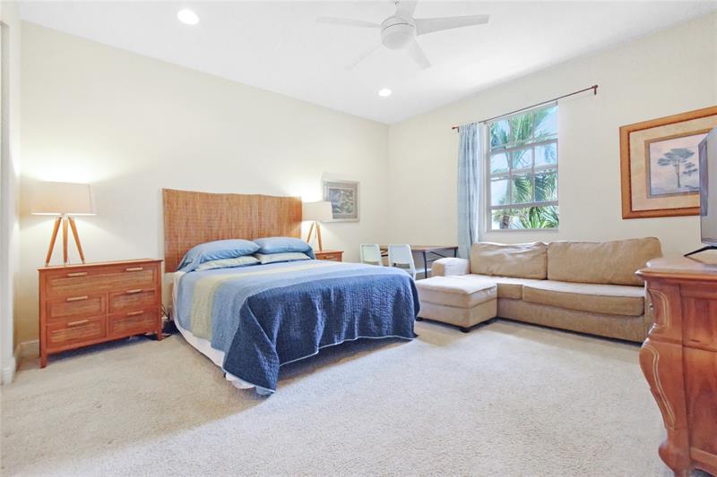 Image 21 of 31 For 6927 Julia Gardens Dr