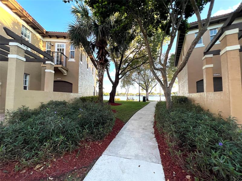 Image 34 of 34 For 6927 Julia Gardens Dr