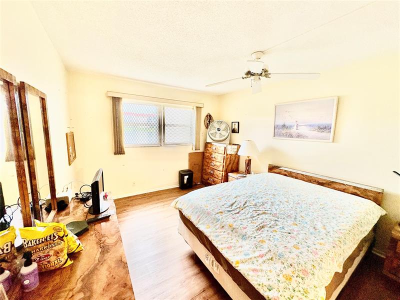 Image 10 of 29 For 2900 Sunrise Lakes Dr  106