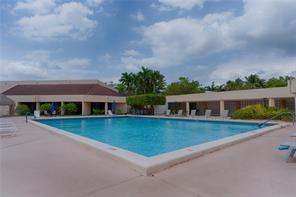 Image 18 of 29 For 2900 Sunrise Lakes Dr  106