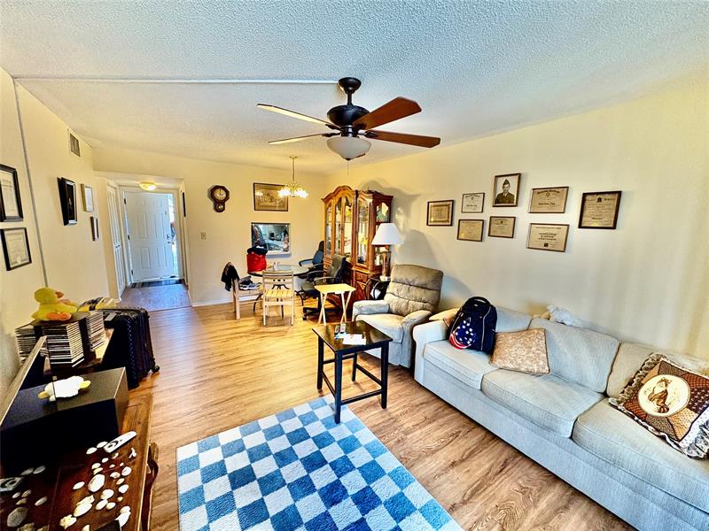 Image 3 of 29 For 2900 Sunrise Lakes Dr  106