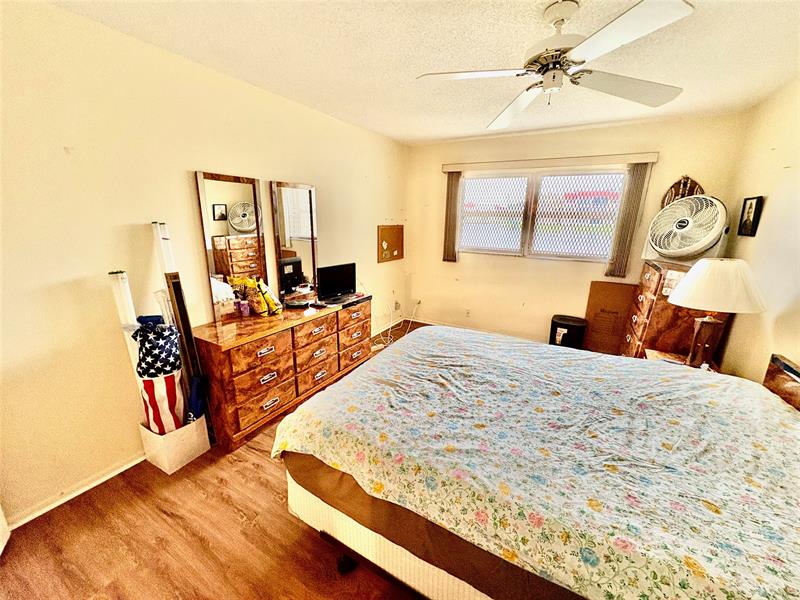 Image 6 of 29 For 2900 Sunrise Lakes Dr  106