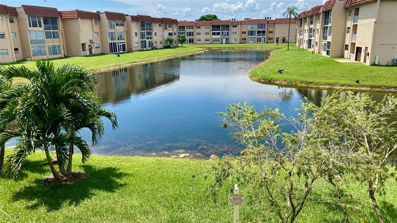 Image 8 of 29 For 2900 Sunrise Lakes Dr  106