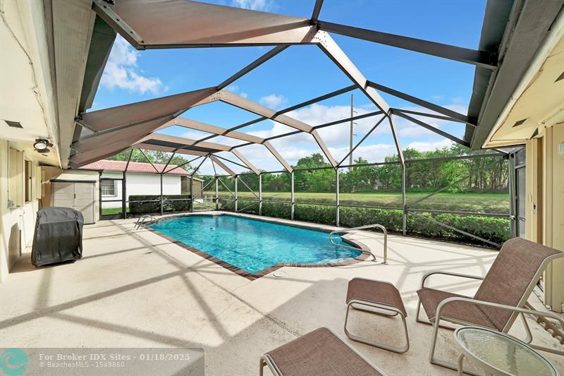 Image 33 of 64 For 16570 Royal Poinciana Ct