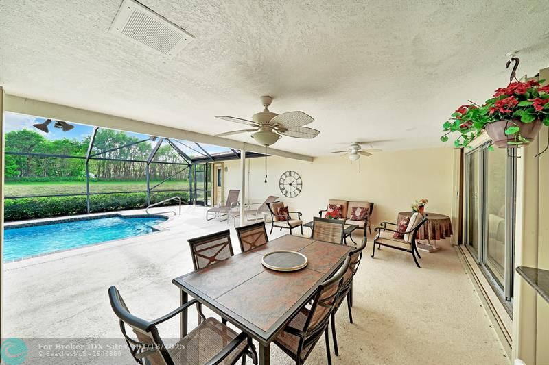 Image 34 of 64 For 16570 Royal Poinciana Ct