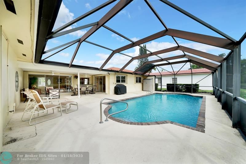 Image 35 of 64 For 16570 Royal Poinciana Ct