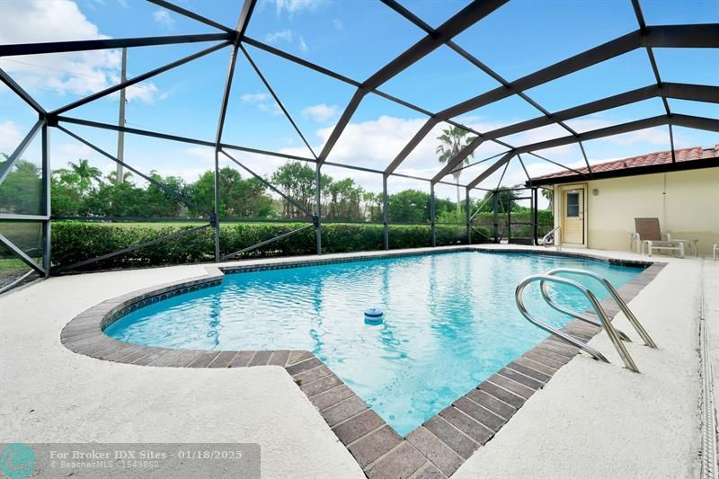 Image 37 of 64 For 16570 Royal Poinciana Ct