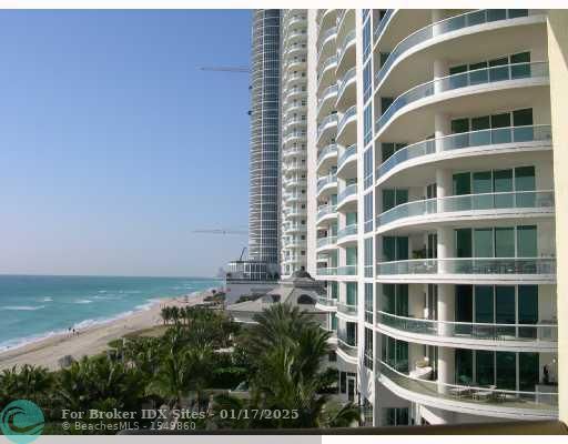 Image 9 of 16 For 16275 Collins Ave  501