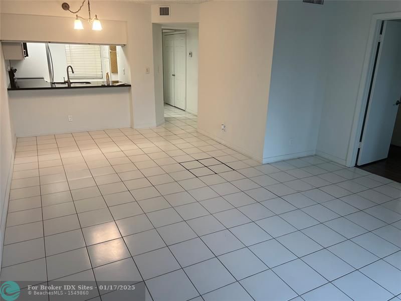 Image 42 of 60 For 10501 Broward Boulevard  307