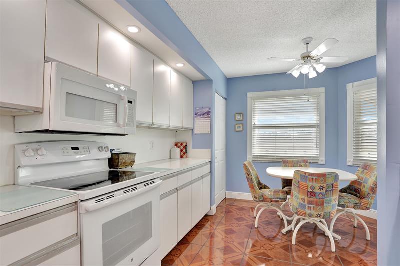 Image 17 of 80 For 1501 Cayman Way  D4