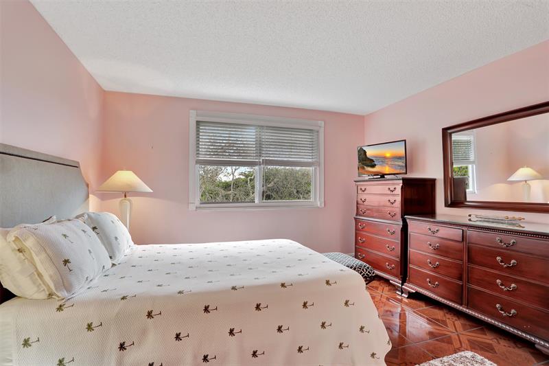 Image 31 of 80 For 1501 Cayman Way  D4