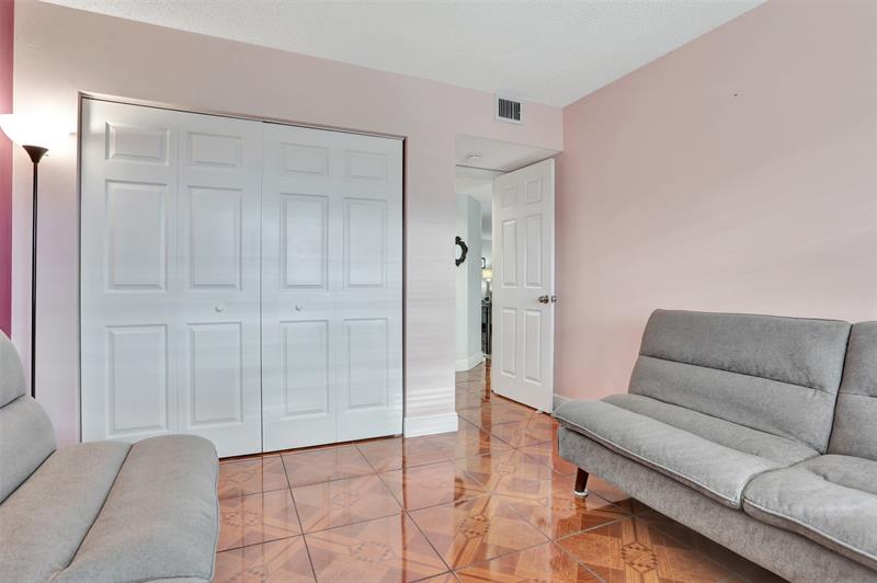 Image 38 of 80 For 1501 Cayman Way  D4