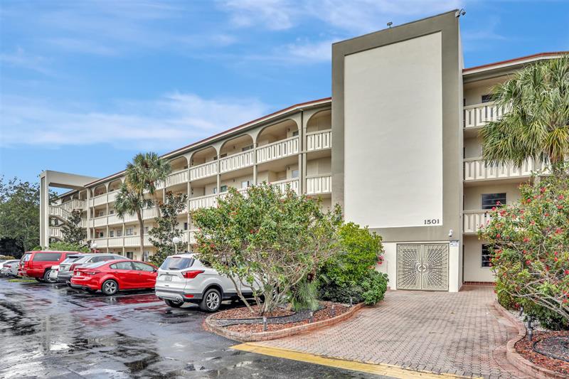 Image 43 of 80 For 1501 Cayman Way  D4